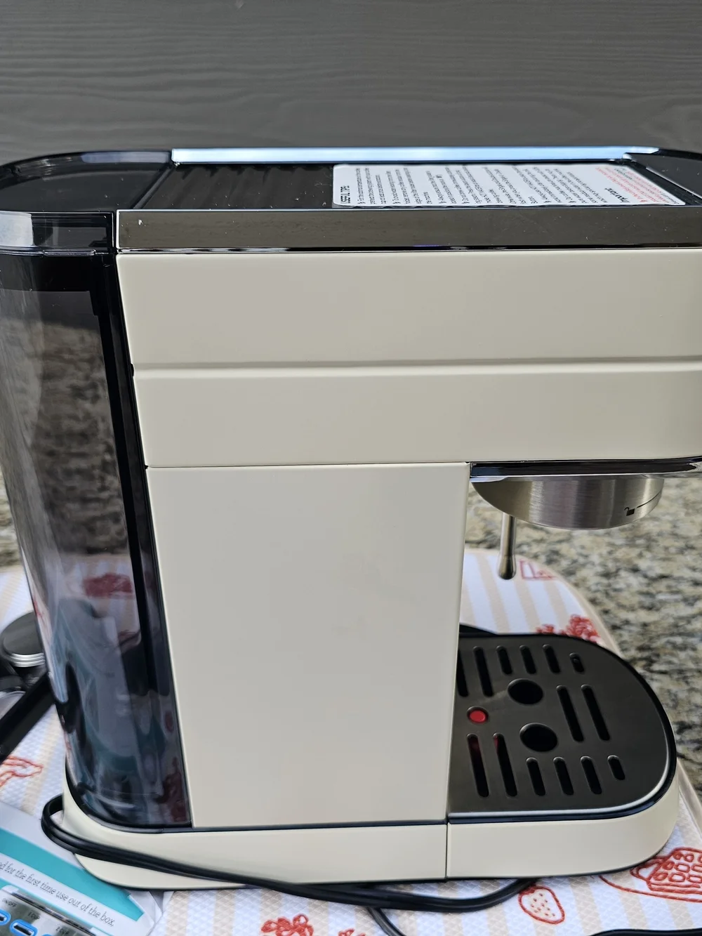 CASABREWS CM5418™ Espresso Machine In Cream